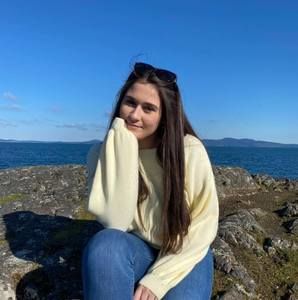 Meet your Posher, Kayla